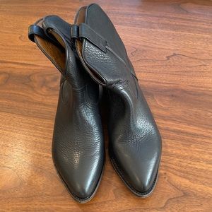 FRYE womens Billy Short boots - black leather - size women’s 11 - NEW